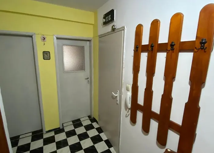 аria Нощувка със закуска (B & B) *